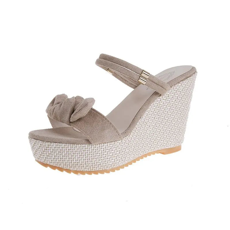 סנדלי פלטפורמה אלגנטיים- קלואי