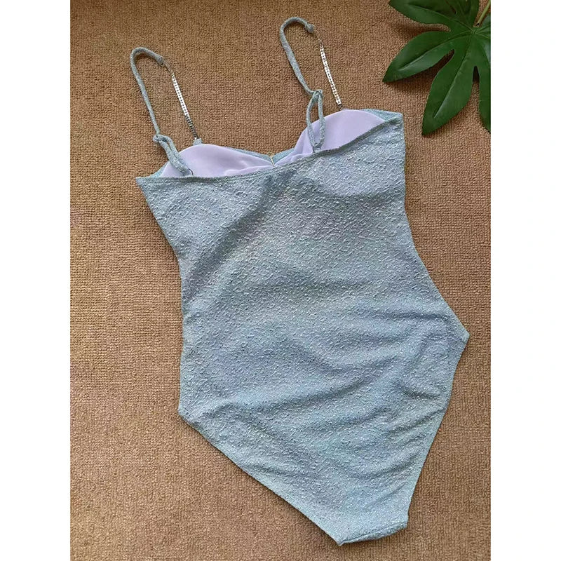 בגד ים- אוולין