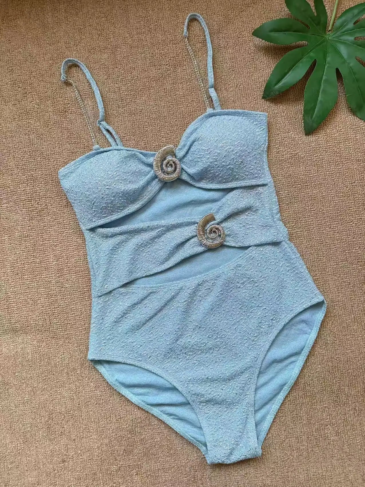 בגד ים- אוולין