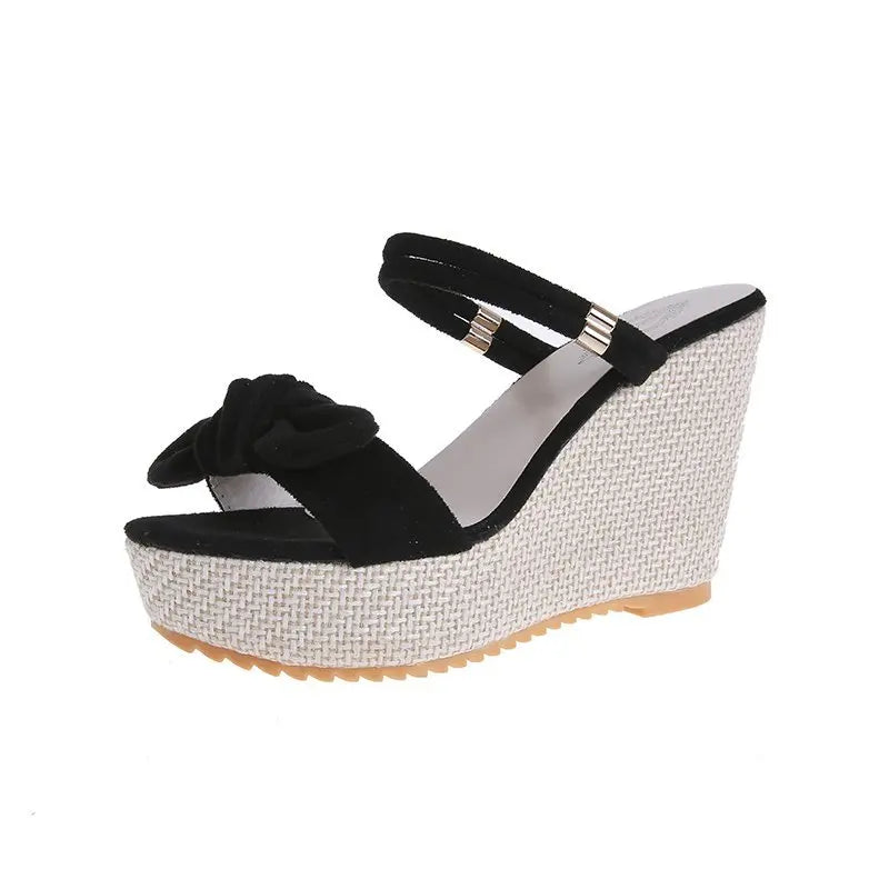 סנדלי פלטפורמה אלגנטיים- קלואי