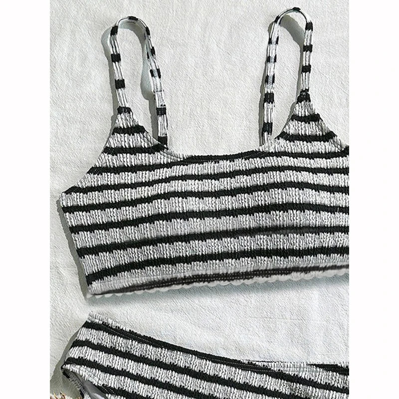 ביקיני פסים- קתרין