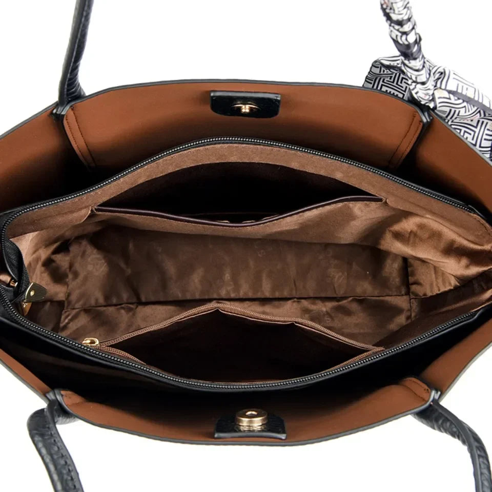 תיק יד- לוסי